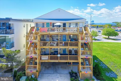 17 143rd St #302, Ocean City, MD 21842