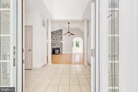 Entry Way - 11411 Terrapin Point Rd, Berlin, MD 21811 photo 1 of 17
