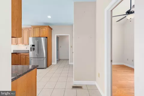 Entry Way - 11411 Terrapin Point Rd, Berlin, MD 21811 photo 11 of 17