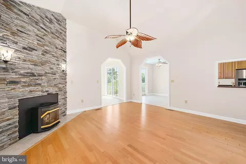 Living - 11411 Terrapin Point Rd, Berlin, MD 21811 photo 2 of 4