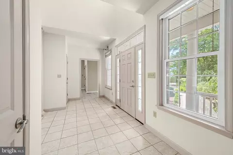 Entry Way - 11411 Terrapin Point Rd, Berlin, MD 21811 photo 6 of 17