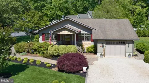 5 Fairway Ln, Ocean Pines, MD 21811