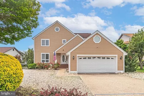 18 Ebb Tide Ct, Ocean Pines, MD 21811