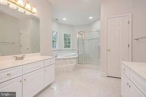 Bath - 101 Port Arthur Ct, Ocean Pines, MD 21811 photo 2 of 10