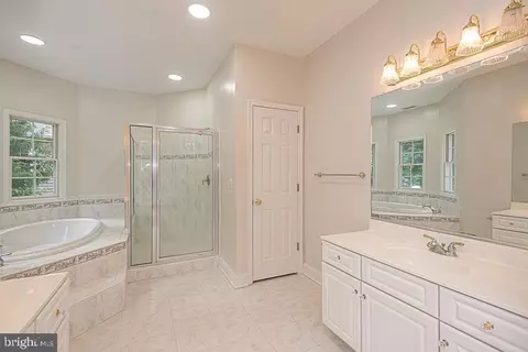 Bath - 101 Port Arthur Ct, Ocean Pines, MD 21811 photo 6 of 10