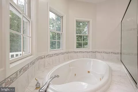 Bath - 101 Port Arthur Ct, Ocean Pines, MD 21811 photo 4 of 10