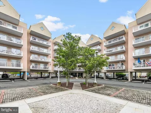 104 125th St #309, Ocean City, MD 21842