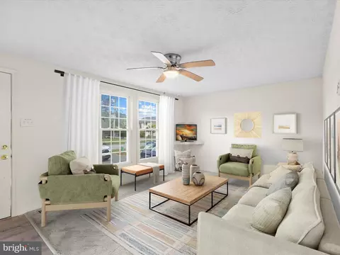 Living - 403 West St, Berlin, MD 21811 photo 1 of 8