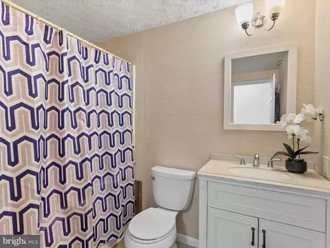 Bath - 403 West St, Berlin, MD 21811 photo 2 of 2