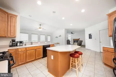 Kitchen - 8149 Timberneck Dr, Berlin, MD 21811 photo 3 of 6