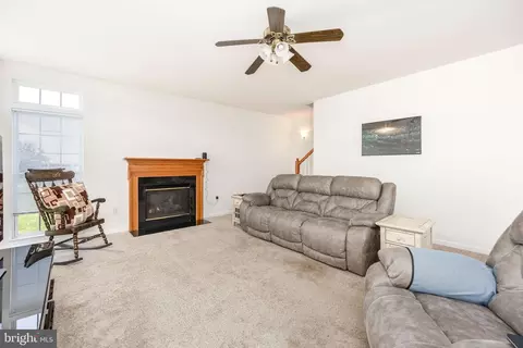 Living - 8149 Timberneck Dr, Berlin, MD 21811 photo 4 of 4