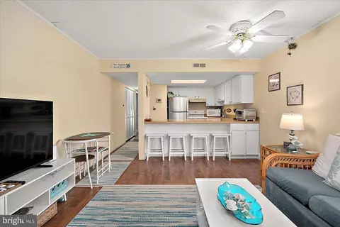 13 60th St #201, Ocean City, MD 21842