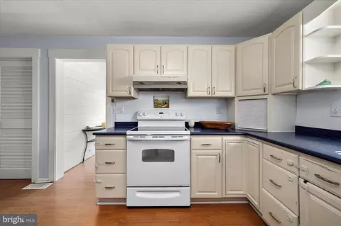 Kitchen - 118 Cedar Ave, Berlin, MD 21811 photo 4 of 5