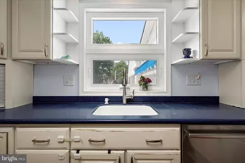 Kitchen - 118 Cedar Ave, Berlin, MD 21811 photo 3 of 5