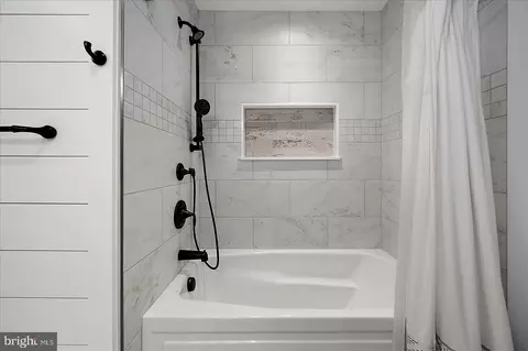 Bath - 118 Cedar Ave, Berlin, MD 21811 photo 6 of 6