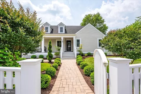 Exterior - 118 Cedar Ave, Berlin, MD 21811 photo 2 of 18