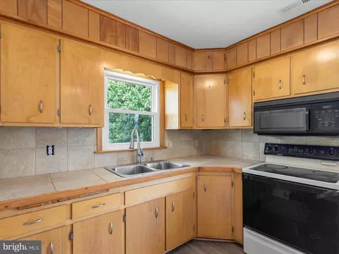 Kitchen - 10334 Tudor Rd, Ocean City, MD 21842 photo 2 of 4