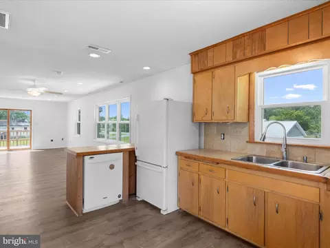 Kitchen - 10334 Tudor Rd, Ocean City, MD 21842 photo 4 of 4