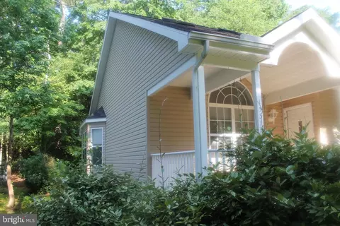 Exterior - 133 Camelot Cir, Ocean Pines, MD 21811 photo 7 of 10