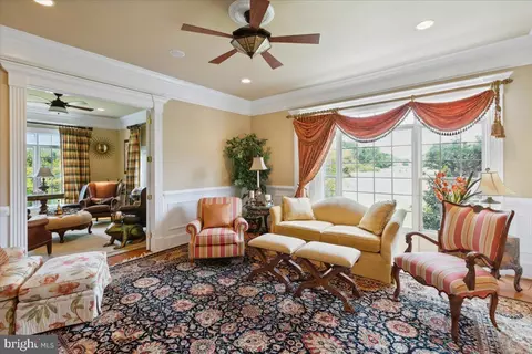 Living - 11525 Bay Point Ln, Berlin, MD 21811 photo 4 of 4