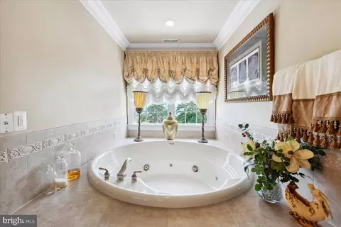 Bath - 11525 Bay Point Ln, Berlin, MD 21811 photo 6 of 7
