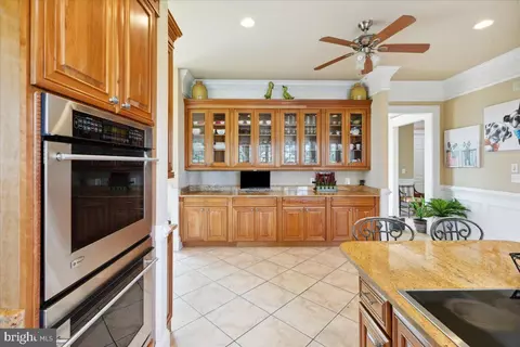 Kitchen - 11525 Bay Point Ln, Berlin, MD 21811 photo 9 of 11