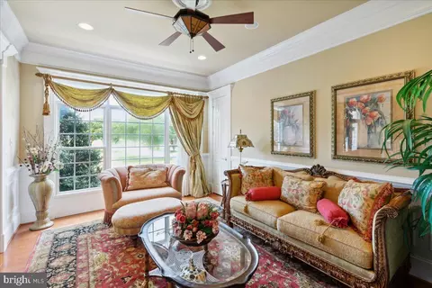 Living - 11525 Bay Point Ln, Berlin, MD 21811 photo 2 of 4