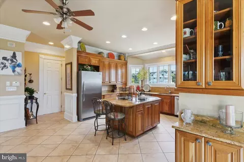 Kitchen - 11525 Bay Point Ln, Berlin, MD 21811 photo 11 of 11