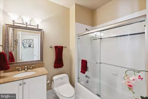 Bath - 11525 Bay Point Ln, Berlin, MD 21811 photo 4 of 7
