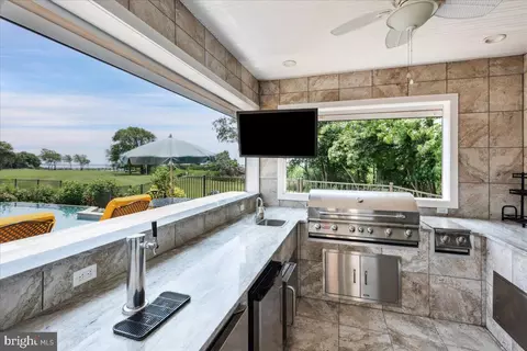 Kitchen - 11525 Bay Point Ln, Berlin, MD 21811 photo 1 of 11