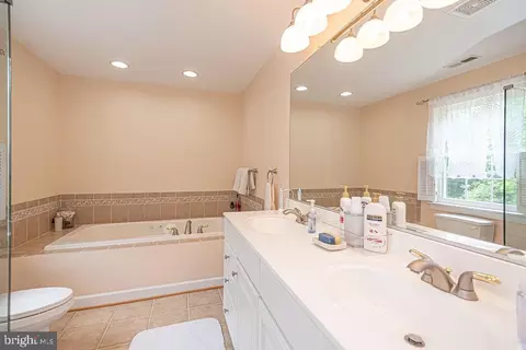 Bath - 17 Alden Ct, Ocean Pines, MD 21811 photo 6 of 10