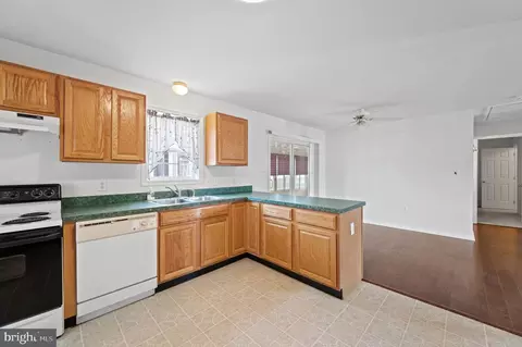 Kitchen - 13 Windswept Dr, Berlin, MD 21811 photo 4 of 4