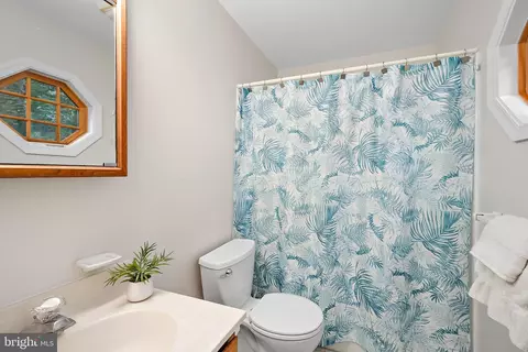 Bath - 6 Duck Cove Cir, Ocean Pines, MD 21811 photo 5 of 8