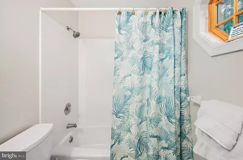 Bath - 6 Duck Cove Cir, Ocean Pines, MD 21811 photo 6 of 8