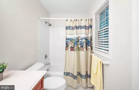 Bath - 6 Duck Cove Cir, Ocean Pines, MD 21811 photo 2 of 8