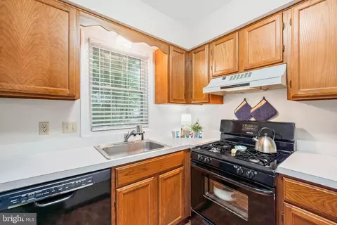 Kitchen - 6 Duck Cove Cir, Ocean Pines, MD 21811 photo 5 of 8