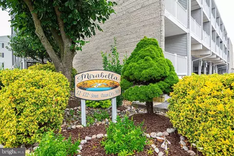 12 122nd St #3B, Ocean City, MD 21842