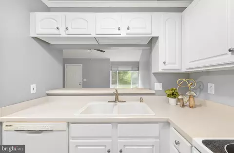 Kitchen - 56 Quarter Staff Pl, Ocean Pines, MD 21811 photo 4 of 6