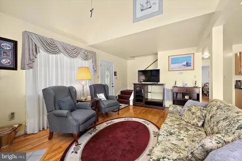 Living - 13 Raft Rd, Ocean Pines, MD 21811 photo 2 of 4
