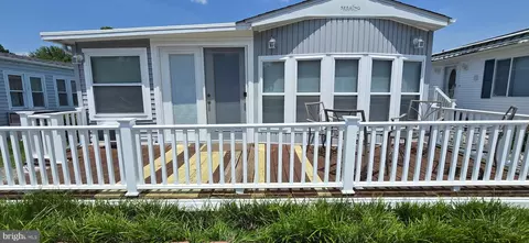 319 Dolphin Dr, Berlin, MD 21811 photo 2