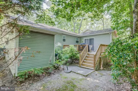 Exterior - 20 Camelot Cir, Ocean Pines, MD 21811 photo 8 of 11