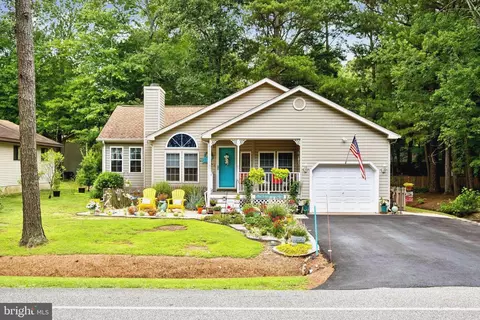 1042 Ocean Pkwy, Ocean Pines, MD 21811
