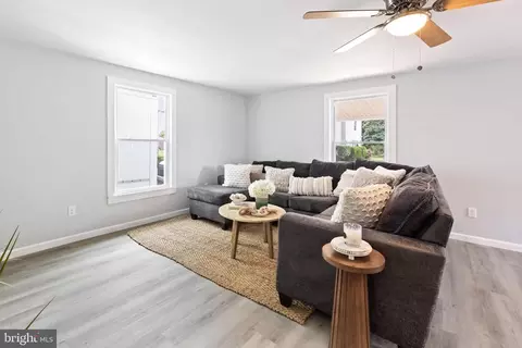 Living - 8359 Newark Rd, Newark, MD 21841 photo 2 of 5