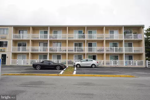 11 62nd St #214, Ocean City, MD 21842