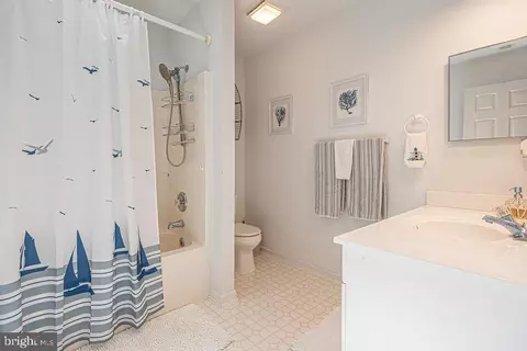 Bath - 21 Birdnest Dr, Ocean Pines, MD 21811 photo 7 of 10
