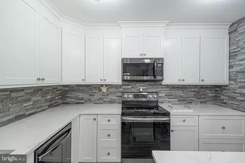 Kitchen - 21 Birdnest Dr, Ocean Pines, MD 21811 photo 4 of 6