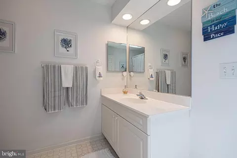 Bath - 21 Birdnest Dr, Ocean Pines, MD 21811 photo 8 of 10