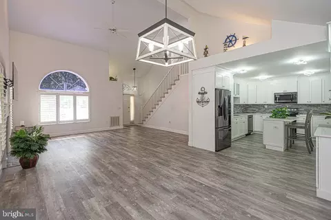 Entry Way - 21 Birdnest Dr, Ocean Pines, MD 21811 photo 4 of 7