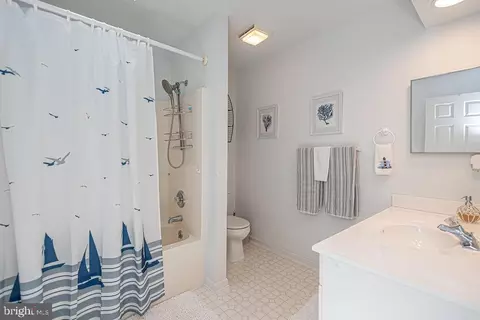 Bath - 21 Birdnest Dr, Ocean Pines, MD 21811 photo 9 of 10