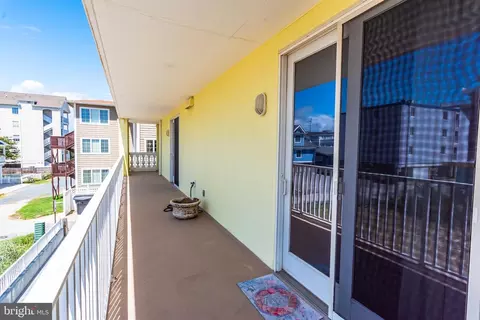 Exterior - 8307 Atlantic Ave #102, Ocean City, MD 21842 photo 7 of 13